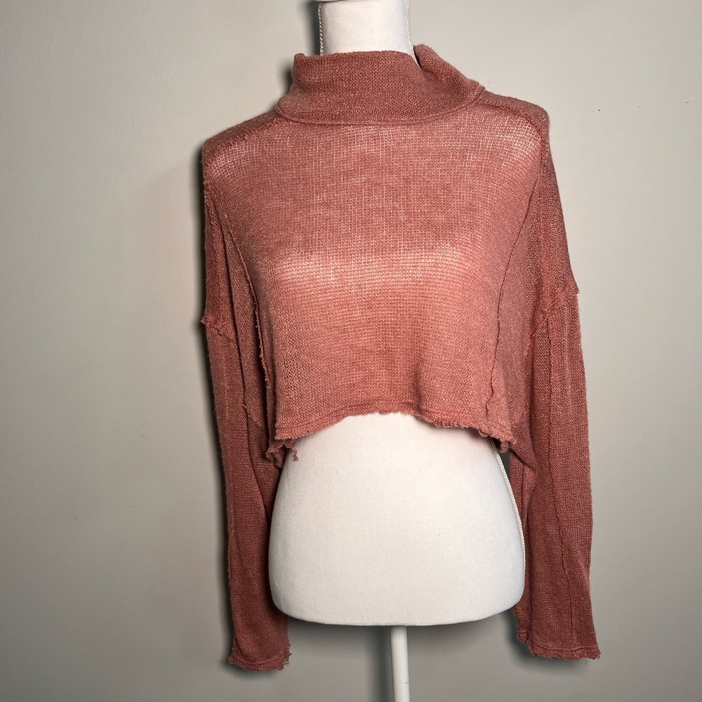 Urban Outfitters Dusty Pink Cropped Sweater Size Large